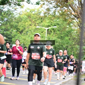 Runner Photo 4162135