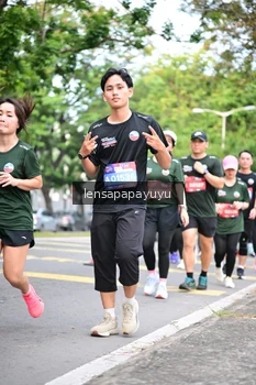 Runner Photo 4162212