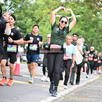 Runner Photo 4162235