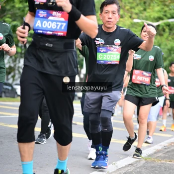 Runner Photo 4162353