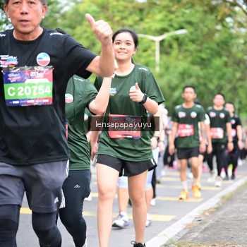 Runner Photo 4162355