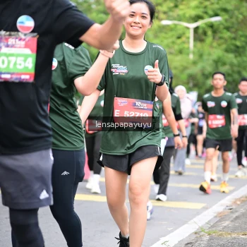 Runner Photo 4162357
