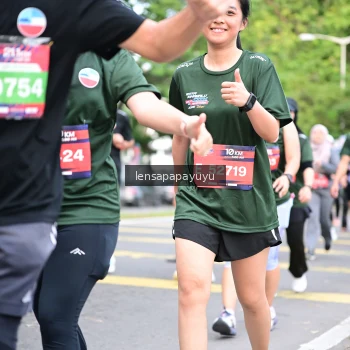 Runner Photo 4162358