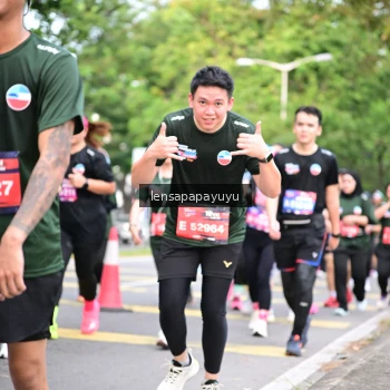 Runner Photo 4162375