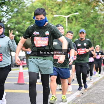 Runner Photo 4162401