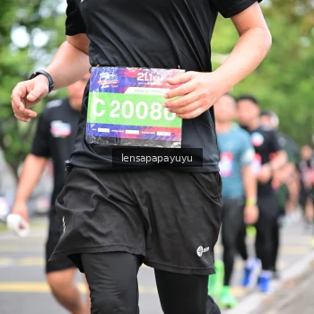 Runner Photo 4162430