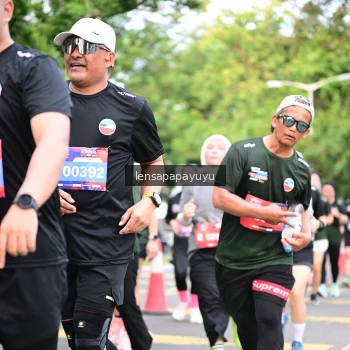 Runner Photo 4162439