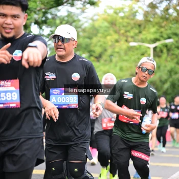 Runner Photo 4162440