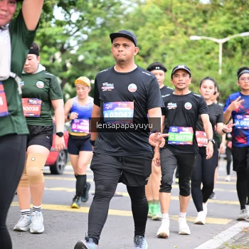 Runner Photo 4162460