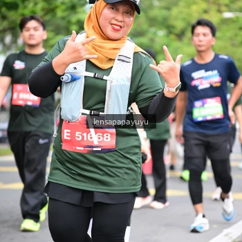 Runner Photo 4162472