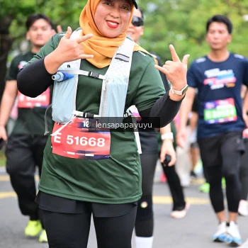 Runner Photo 4162473