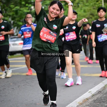 Runner Photo 4162513