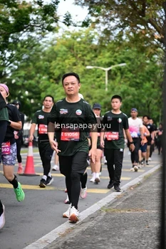Runner Photo 4162538