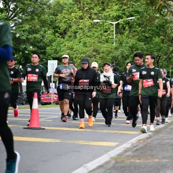 Runner Photo 4162575