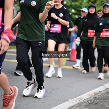 Runner Photo 4162735