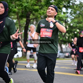 Runner Photo 4162885