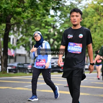 Runner Photo 4163145