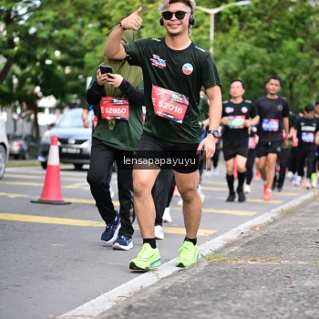 Runner Photo 4163386