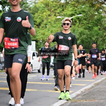 Runner Photo 4163387