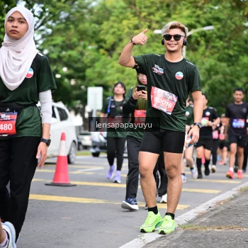 Runner Photo 4163389