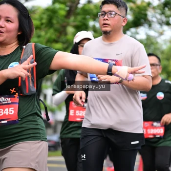 Runner Photo 4163445