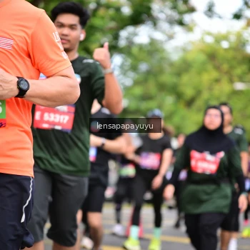 Runner Photo 4163470