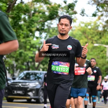 Runner Photo 4163535