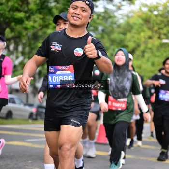 Runner Photo 4163592