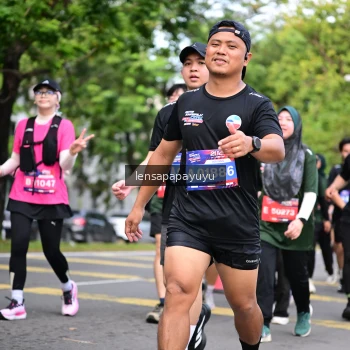 Runner Photo 4163593