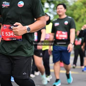 Runner Photo 4163760
