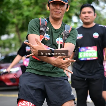 Runner Photo 4163800