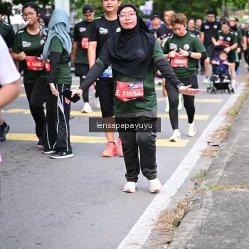 Runner Photo 4163935
