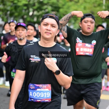 Runner Photo 4164203