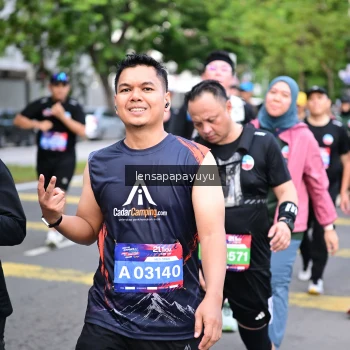 Runner Photo 4164244