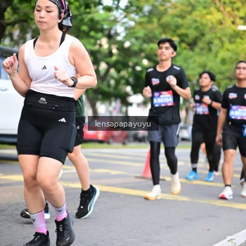 Runner Photo 4165061