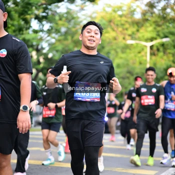 Runner Photo 4165084