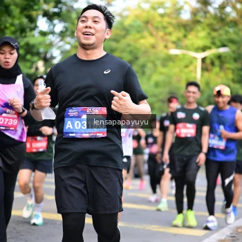 Runner Photo 4165085