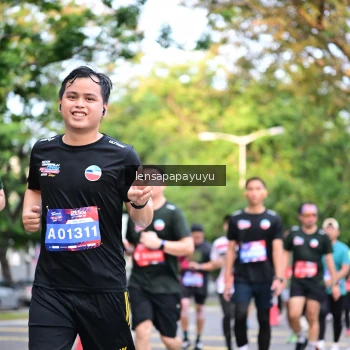 Runner Photo 4165114