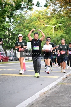 Runner Photo 4165261