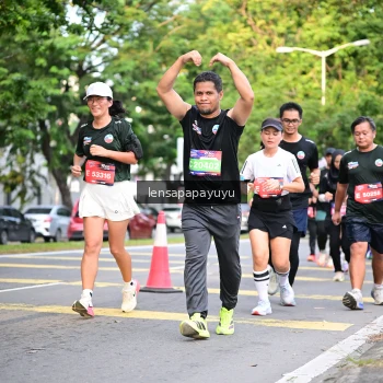 Runner Photo 4165263