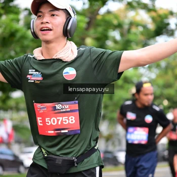 Runner Photo 4165339