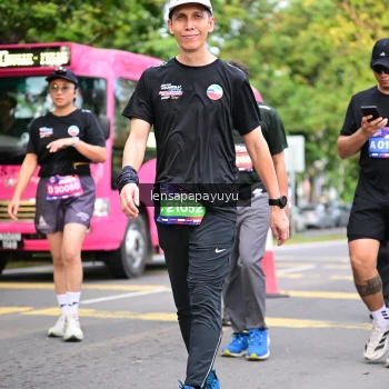 Runner Photo 4165384