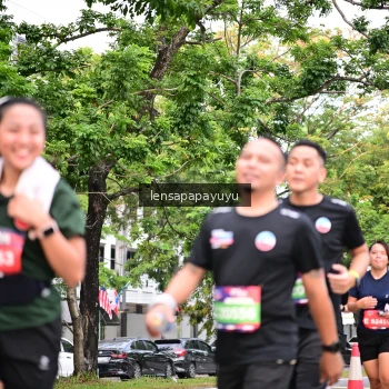 Runner Photo 4165443