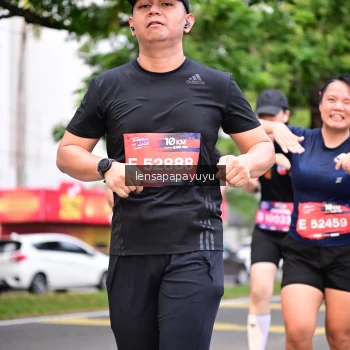Runner Photo 4165449