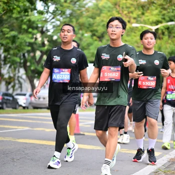 Runner Photo 4165454