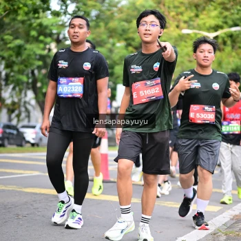 Runner Photo 4165460