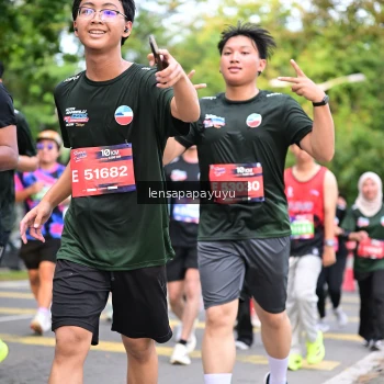 Runner Photo 4165464