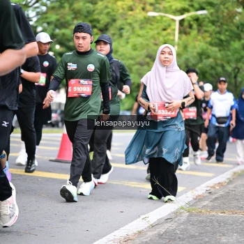 Runner Photo 4165484