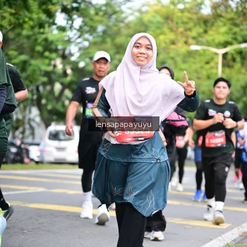 Runner Photo 4165486
