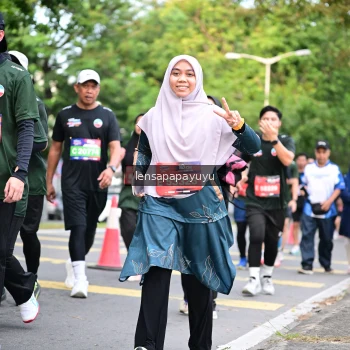 Runner Photo 4165487